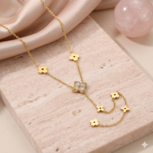 Gold clover necklace